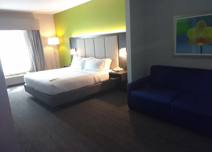 Holiday Inn Express Pearland By Ihg